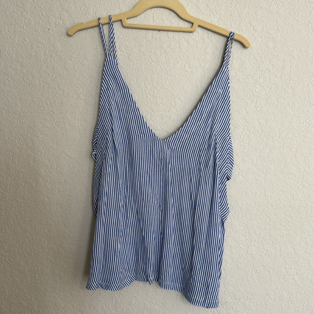 Striped flowy tank with side cut outs and bow